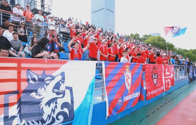 摔跤联赛焦点战:雪域迅豹队逆转祁连巨龙队,客场强势带走胜利。防线高度稳定的简单介绍开云体育下载