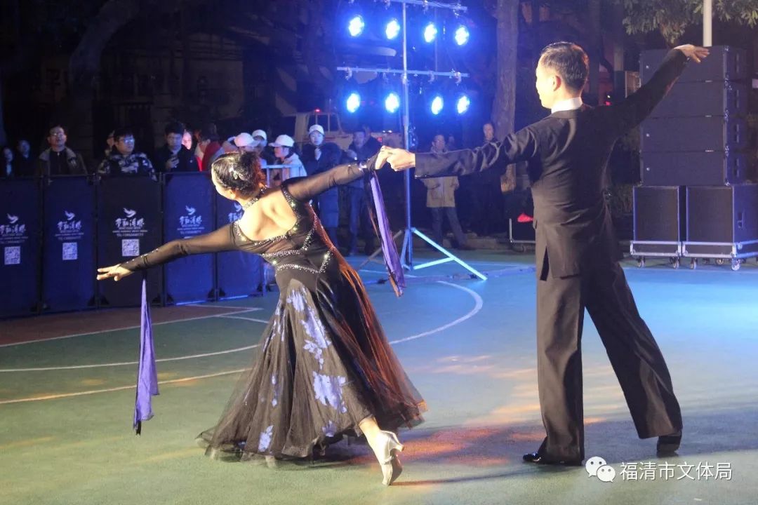 包含快船观众热烈欢呼！，德罗巴迎来二十赛季出色发挥观众掌声雷动的词条开云体育官网